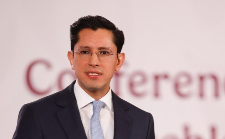 De la Fuente deja la SRE por problemas de salud; Roberto Velasco &Aacute;lvarez, nuevo canciller