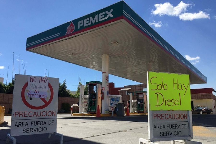 Desabasto de gasolina en El Baj&iacute;o, responsabilidad de Pemex