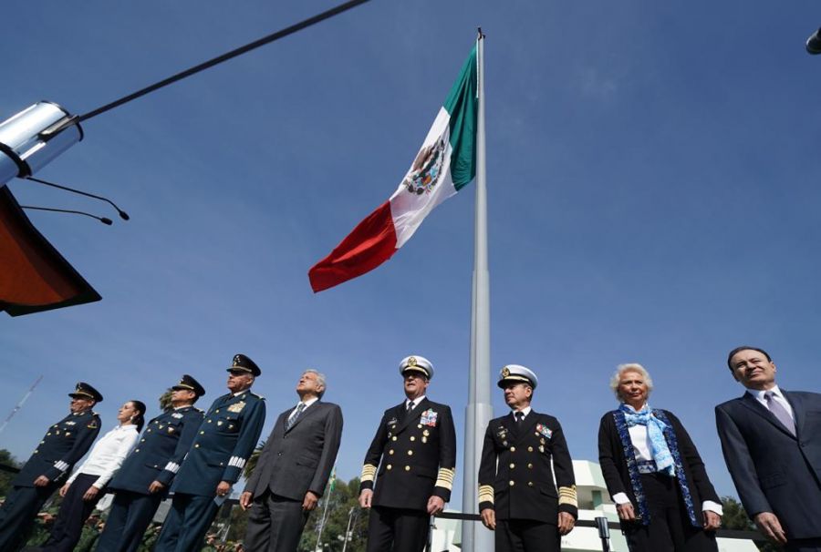 Pide apoyo y lo obtiene