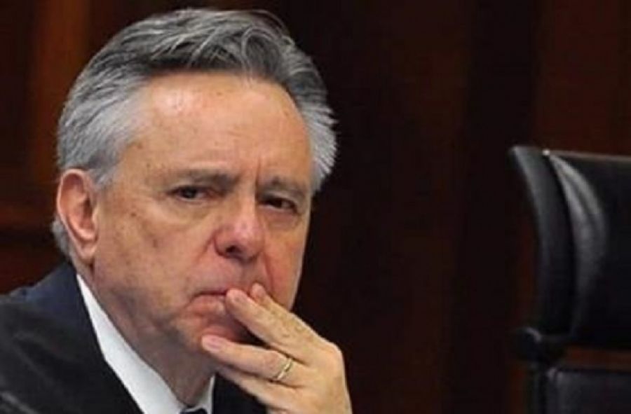 Medina Mora, sin un chapul&iacute;n colorado